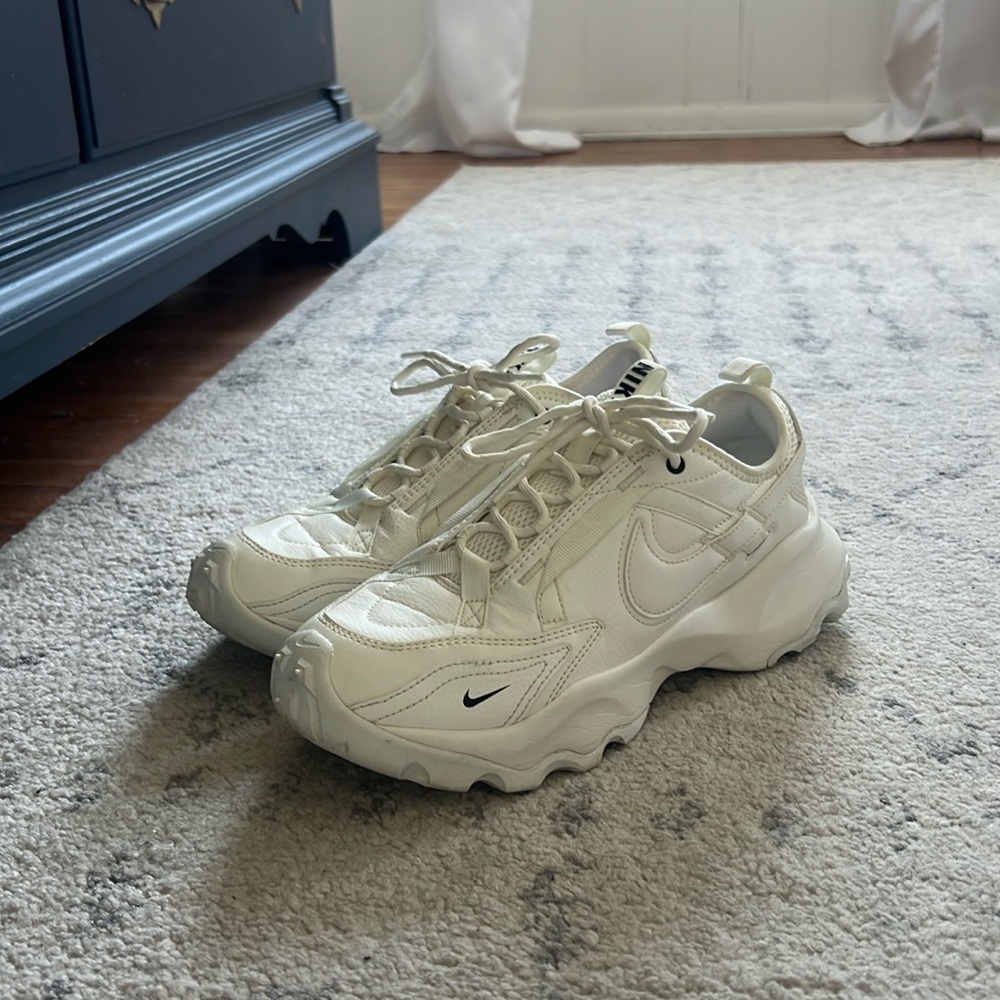Nike TC 7900